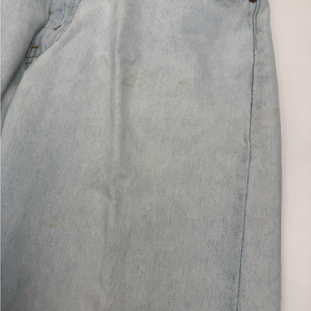 Levis embrace relaxed
